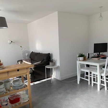 Bright, Chilled Ensuite Db Room In A Shared Flat! Лондон Екстериор снимка