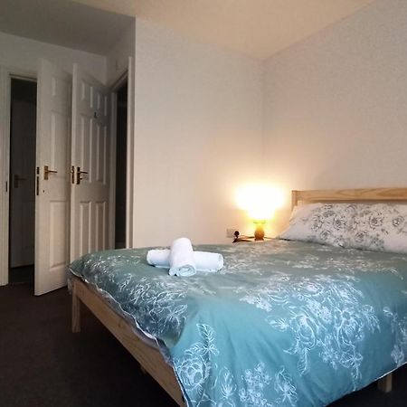 Bright, Chilled Ensuite Db Room In A Shared Flat! Лондон Екстериор снимка