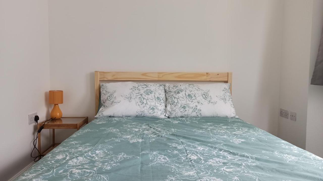 Bright, Chilled Ensuite Db Room In A Shared Flat! Лондон Екстериор снимка