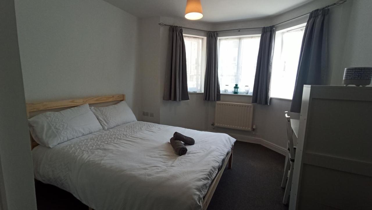 Bright, Chilled Ensuite Db Room In A Shared Flat! Лондон Екстериор снимка